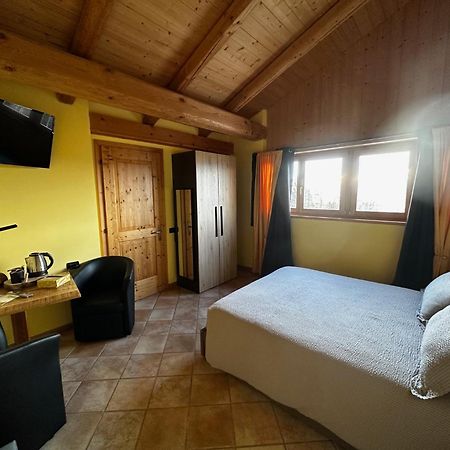 Chalet Chapeau Rar Castel Condino Екстер'єр фото