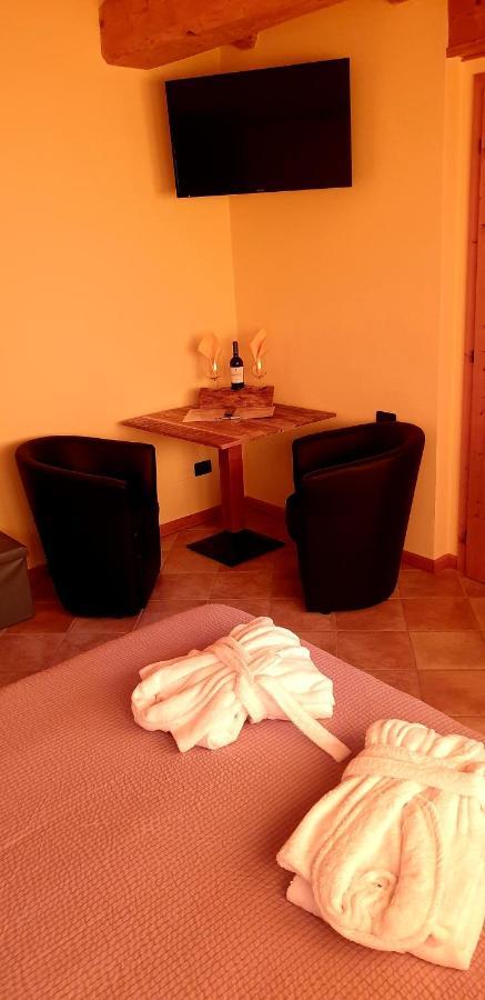 Chalet Chapeau Rar Castel Condino Екстер'єр фото