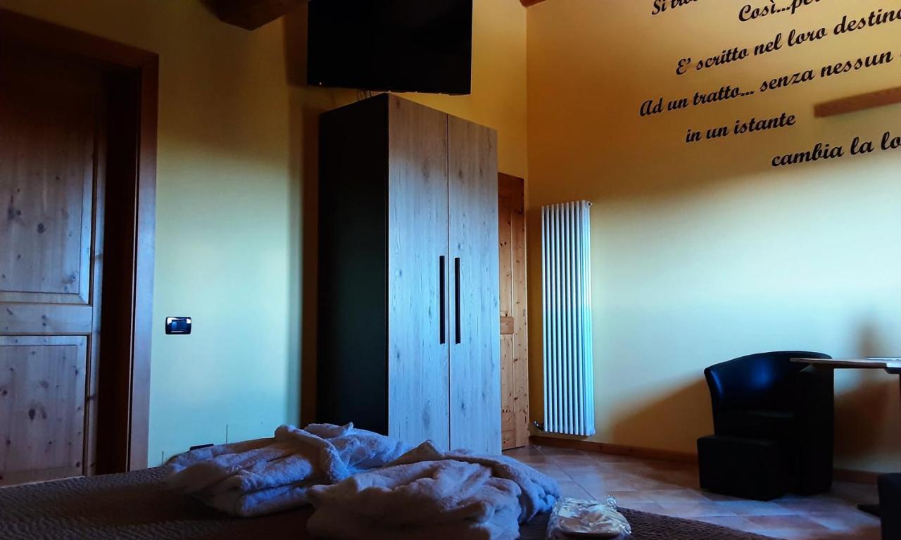 Chalet Chapeau Rar Castel Condino Екстер'єр фото