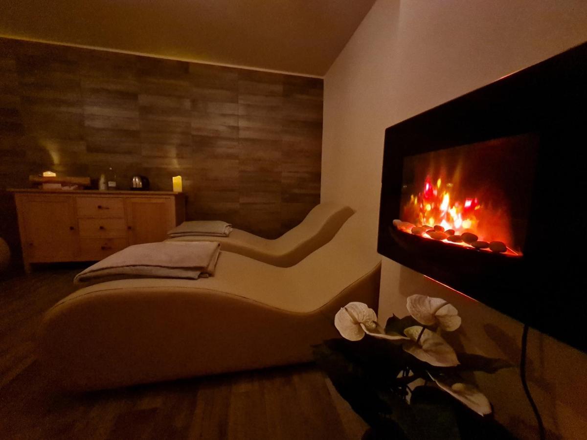 Chalet Chapeau Rar Castel Condino Екстер'єр фото