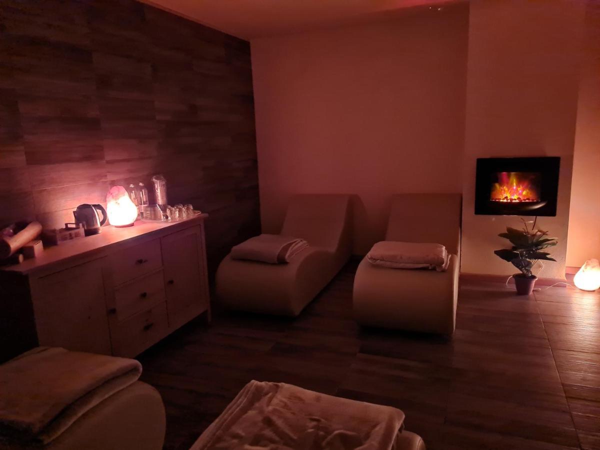 Chalet Chapeau Rar Castel Condino Екстер'єр фото